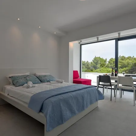 Lazaneo Seafront Apartments, Hvar