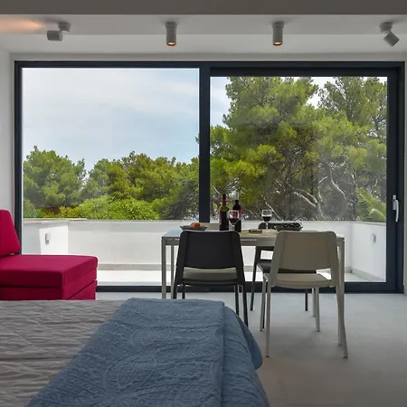 Lazaneo Seafront Apartments, Hvar 젤사