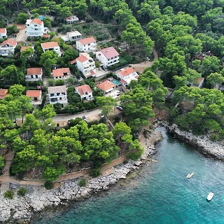 Lazaneo Seafront Apartments, Hvar *