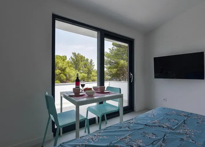 Lazaneo Seafront Apartments, Hvar